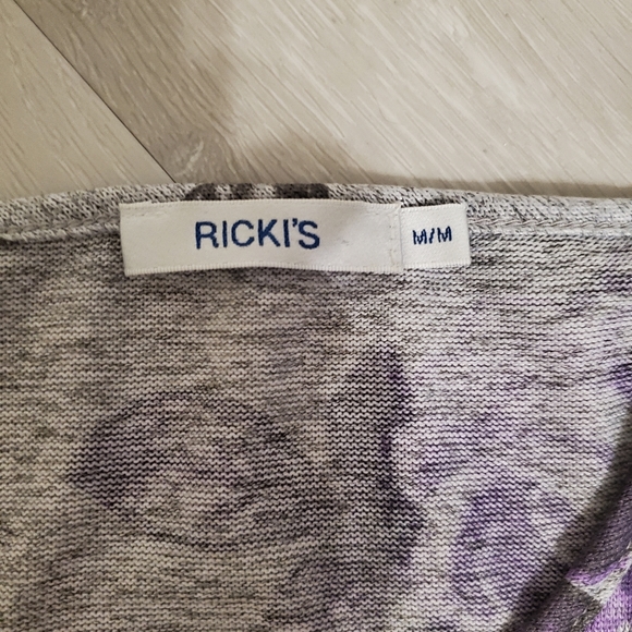 2/$15**Floral open shoulder top - Picture 4 of 4